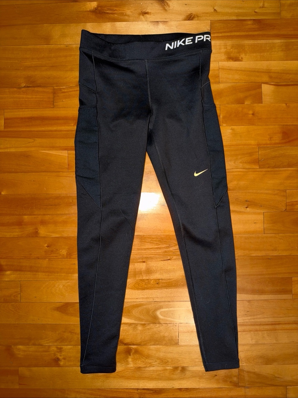 Nike Pro Therma-FIT Leggings Womens M Black Mid Rise Pocket Thermal DD6400-010
